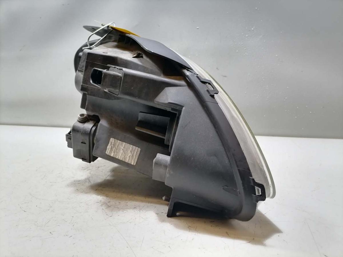 VW Fox original Scheinwerfer vorn links Halogen Bj.2010